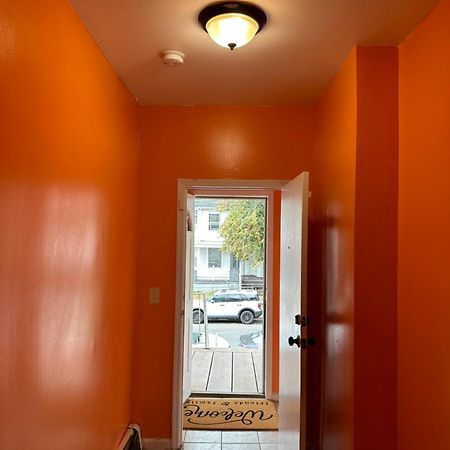 Fidellia Iron Room, Queen Bed Minutes From Newark Liberty International Airport And Newark Penn Station Экстерьер фото
